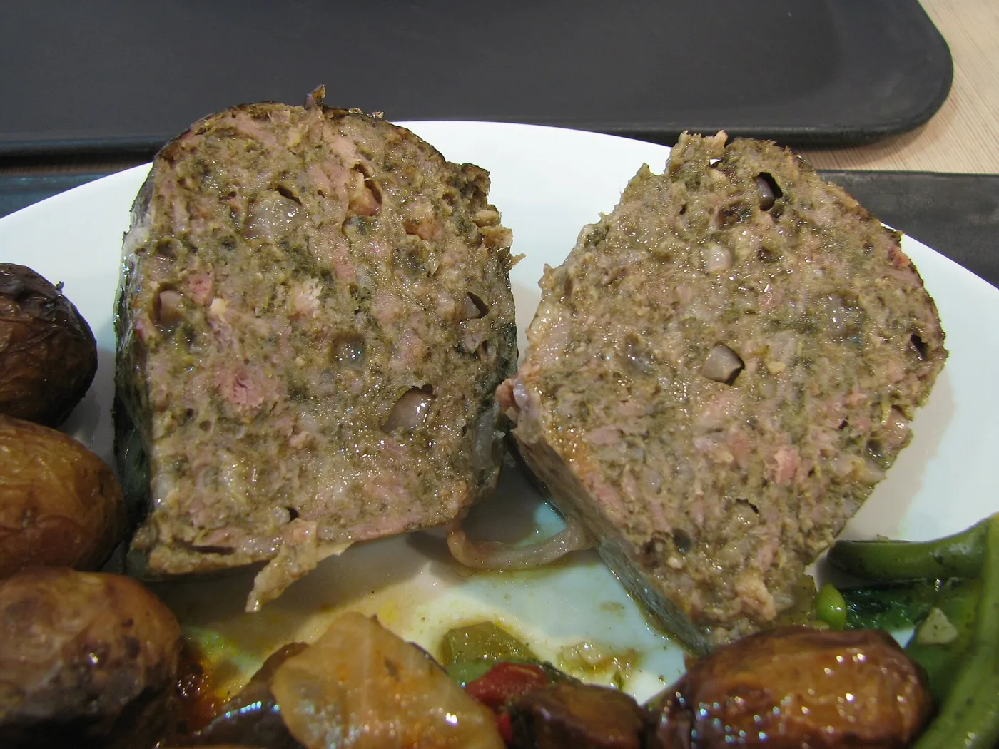 Caillettes ardéchoises, petits pâtés de porc aux herbes